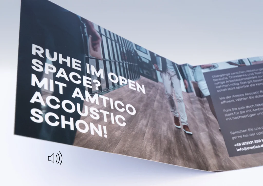 Aufnahme eines B2B-Mailings von Amtico zum Thema Raumakustik, adressiert an Architekten und Office-Einrichter. Entfaltete großformatige, gestaltete Karte. Konzept und Umsetzung durch die R211-Agentur.