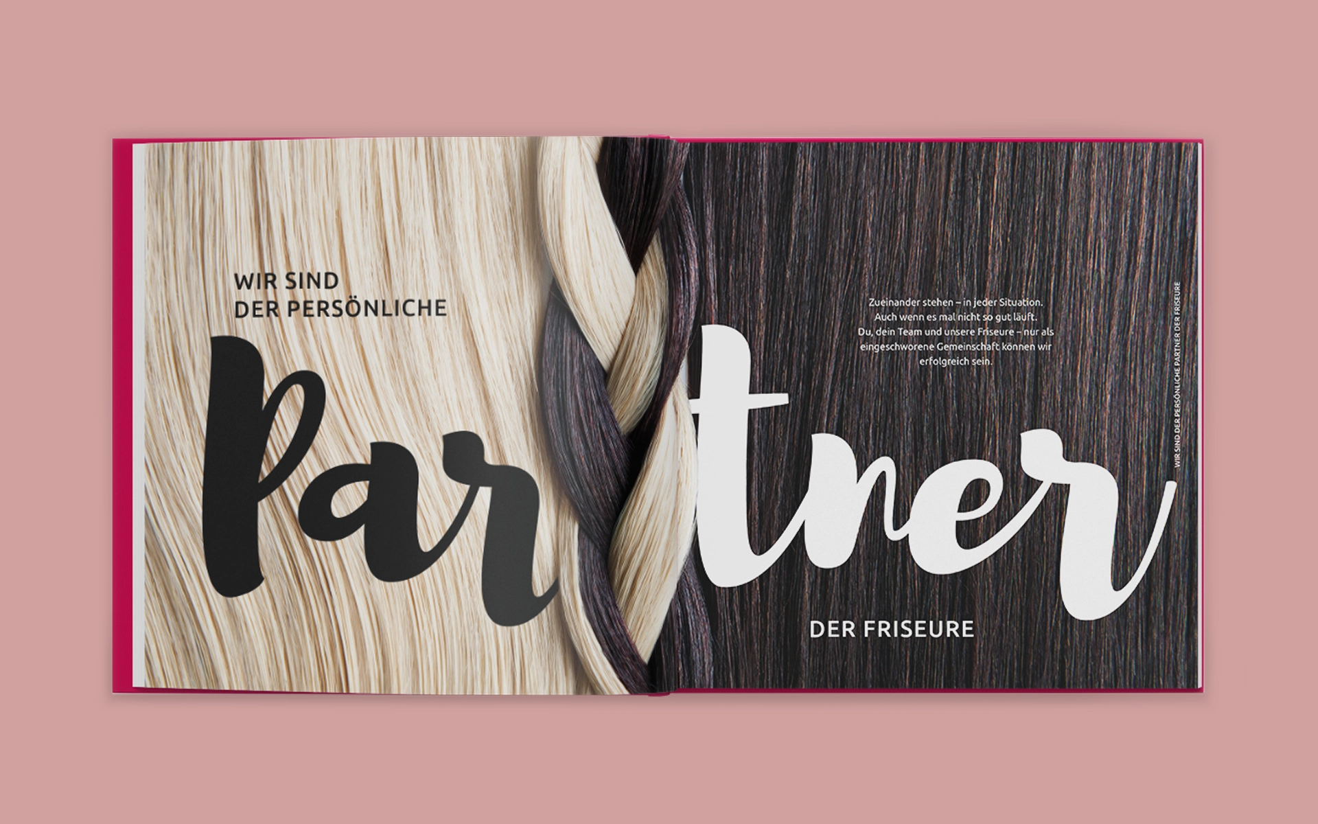 ufnahme einer geöffneten Doppelseite des Vision Books für Hair Haus. Die neue Strategie ‚Partner der Friseure‘ wird bildlich dargestellt durch einen geflochtenen Zopf aus blondem und braunem Haar – als Symbol für Zusammenhalt und Teamgeist. Konzeption und Gestaltung durch R211-Agentur.