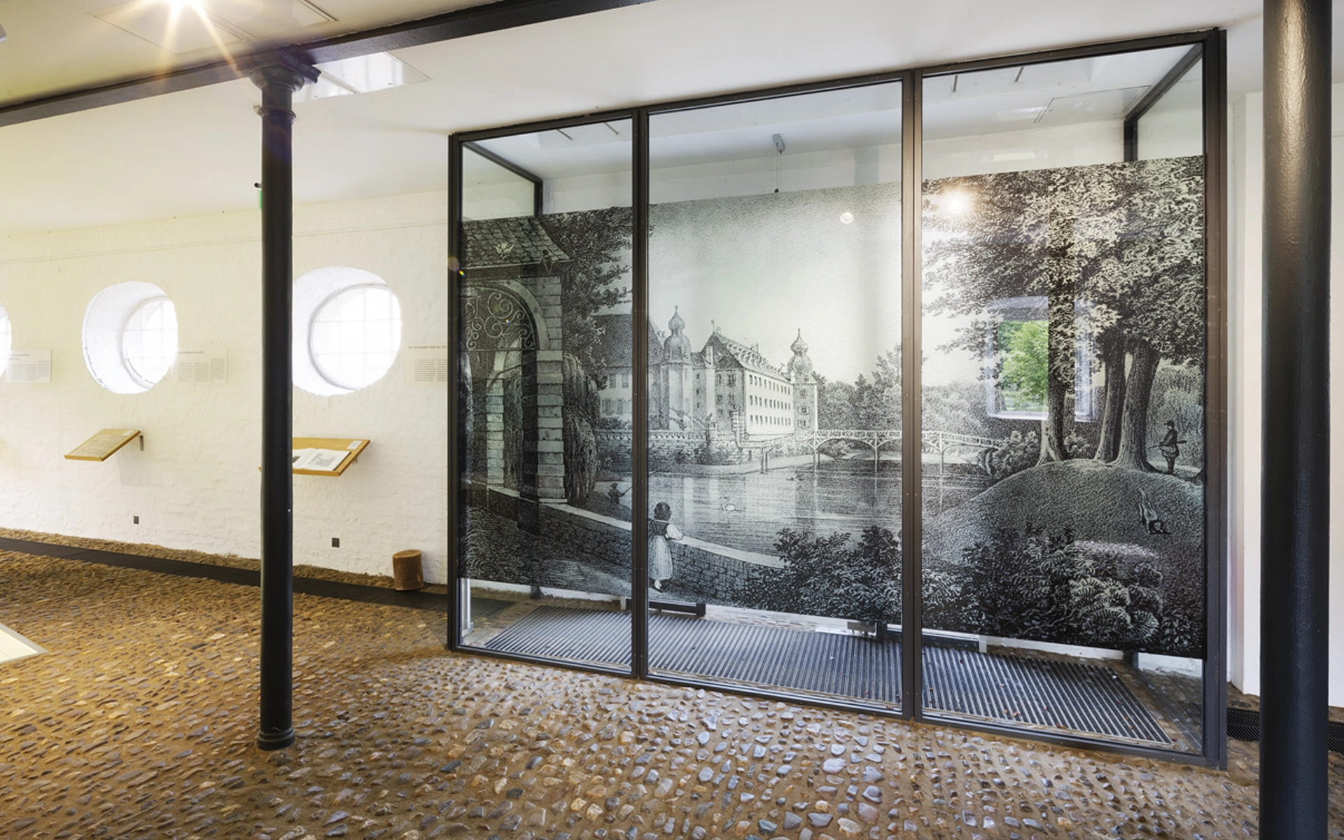 Eingang der Dauerausstellung für die Stiftung Schloss Dyck, Jüchen