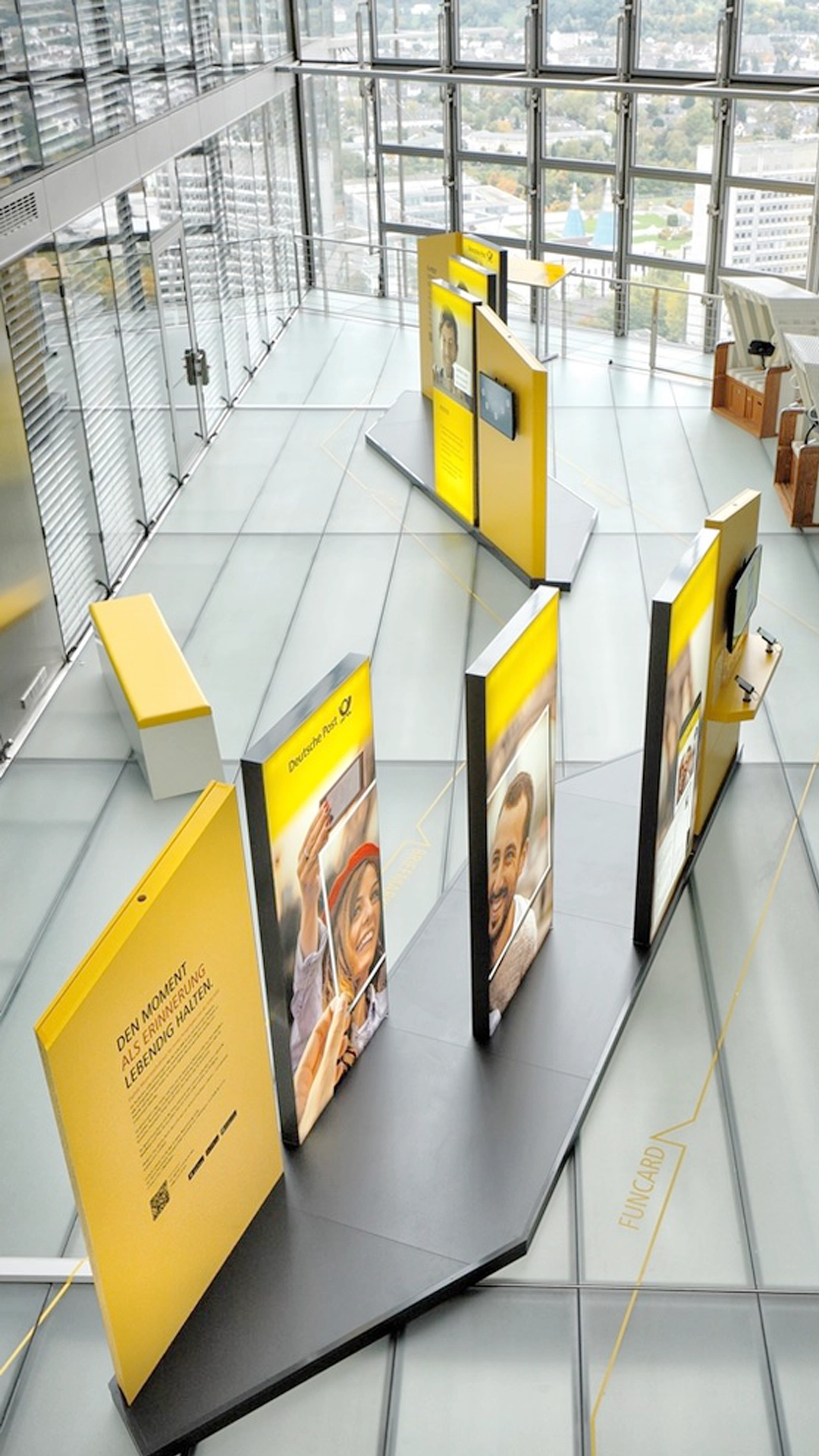 Exhibition concept for the Level 3.0 exhibition in the Deutsche Post DHL Tower in Bonn, modular system of media stations