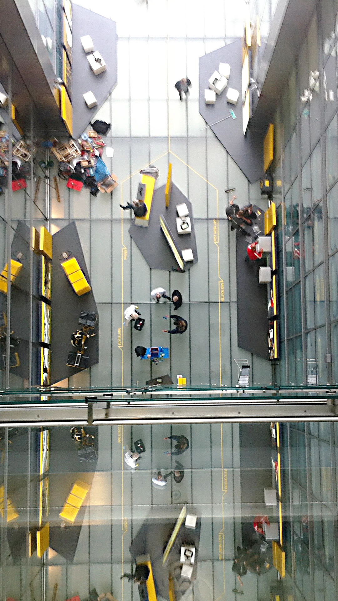 View from above of the exhibition concept for the Level 3.0 exhibition in the Deutsche Post DHL Tower in Bonn