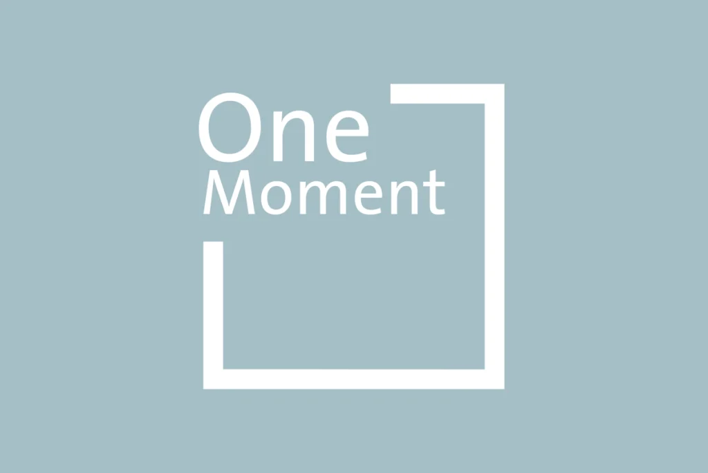 Kampagnenlogo One Moment von Whitewall